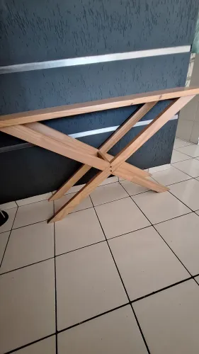 Lindo aparador em pinus
