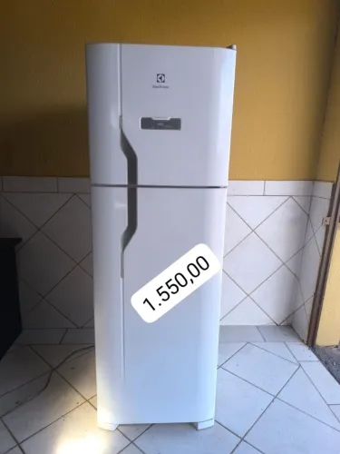 Geladeira Eletrolux Frost Free 