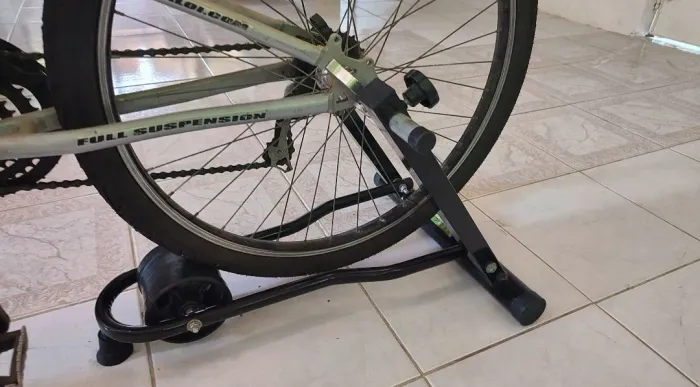 Suporte para pedalar bicicleta - rolo treino fitness