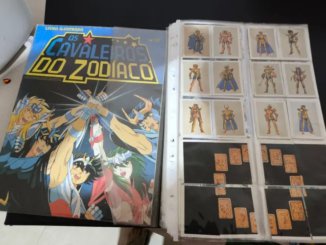 Qlbum de figurinhas os cavaleiros do zodíaco
