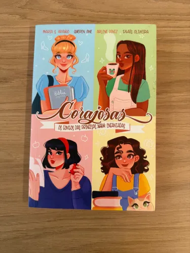 Livro Corajosas - Os Contos das Princesas Nada Encantadas