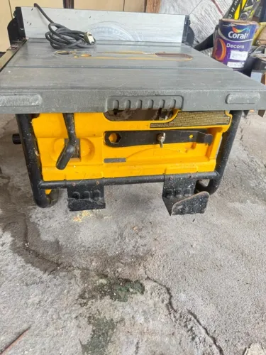Serra de Bancada DeWalt DW745-B2 - Profissional e Robusta