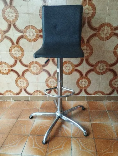Cadeira caixa alta