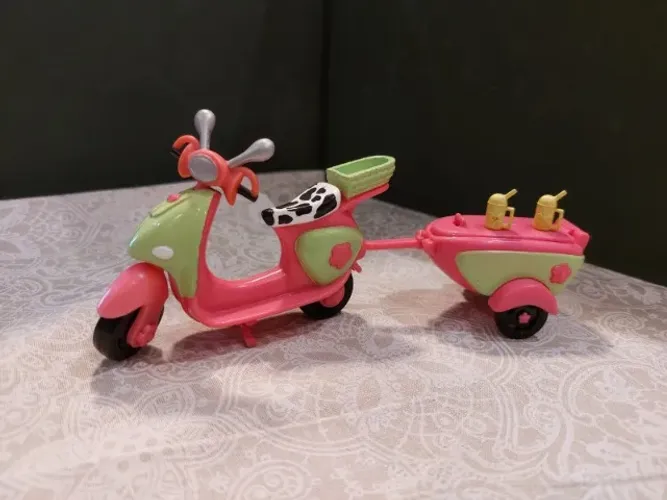 Moto Scooter da Polly Pocket com Trailer de Milkshake - 2004