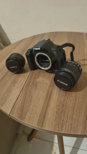 Câmera fotográfica  Cannon T4i 