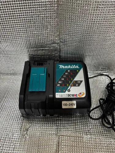 Carregado de bateria Makita - Bivolt