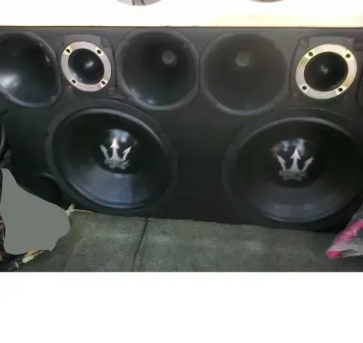 Desapego! Caixa de Som Automotivo Pancadão 12''. Toca Muito, Oportunidade!