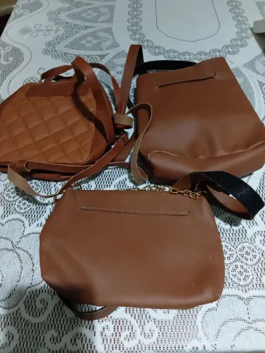 Vendo conjunto com 3 bolsas novas por 25,00 reais * 