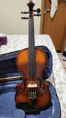 Violino Christina V02 4/4 - Excelente estado + Case e acessórios