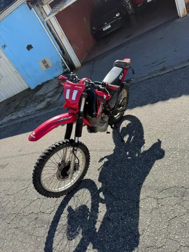 XR 200 funcionando perfeitamente trilha
