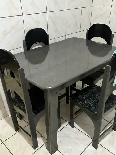 Jogo de Mesa de Jantar com 4 Cadeiras - Cinza/Preto