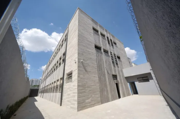 Prédio comercial na Avenida Santa Marina, 1251 4000 m²