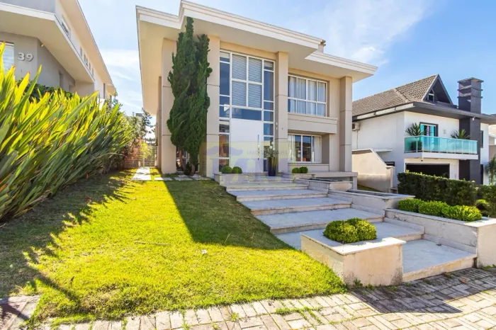 Casa no condomínio Pineland em Pinhais