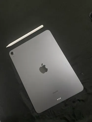 iPad Air 5 de 64 GB possui o chip M1 (o mesmo de vários MacBooks), 8 GB de RAM
