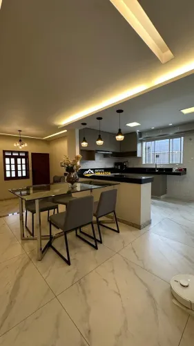 Casa totalmente reformada Lindíssima e pronta para morar na melhor localização do Castelo