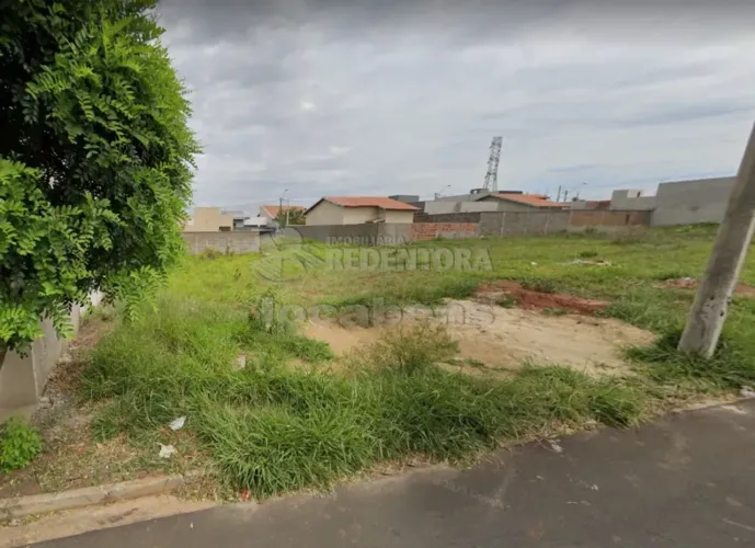 Ótimo terreno de 200m² Aceita financiamento em Rio Preto