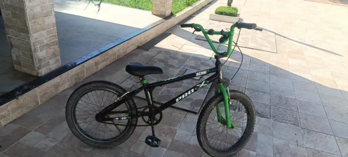 Bicicleta semi nova , muito pouca usada