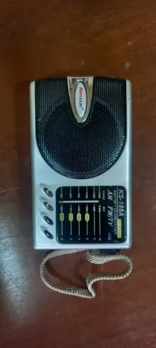Rádio de bolso antigo