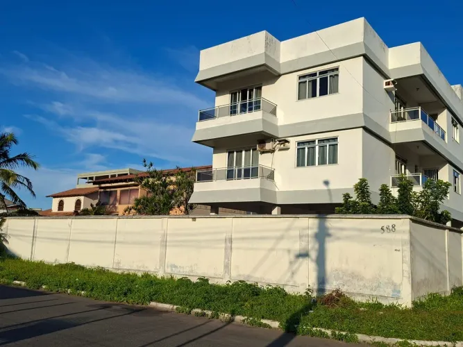 Terreno com Prédio escriturado em manguinhos