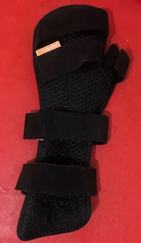 Tala rígida para mão e antebraço 