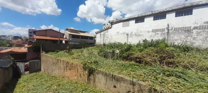LOTE COM 360m² NO BAIRRO PLANALTO