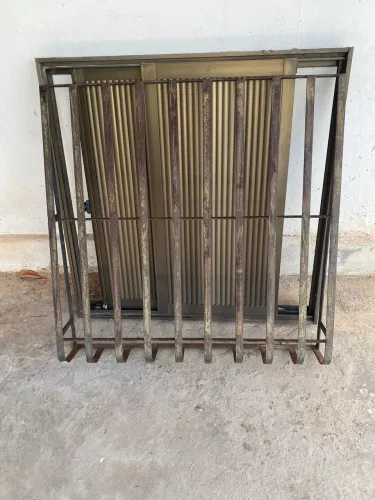 Grade e janela de alumínio à venda