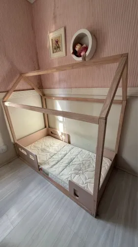 Vende-se 2 Camas infantil Montessoriana com colchão 