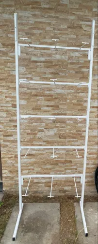 Expositor (suporte) de sandália e calçados em geral