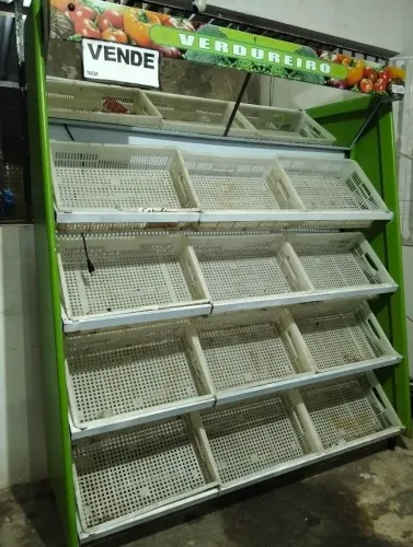 Fruteira em ótimo estado