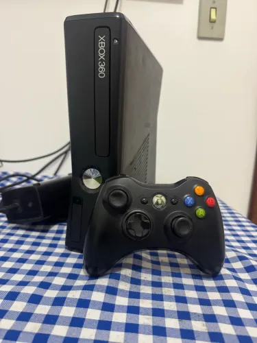 XBOX 360 SLIM FUNCIONANDO +1 CONTROLE OROGINAL+KINECT(ENVIO OLX PAY)