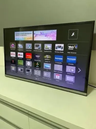 Smart tv Panasonic 32 plg com controle