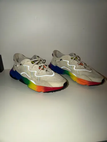 Tênis Adidas Ozweego Rainbow Pride 45