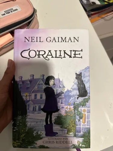 Coraline - Neil Gaiman | Excelente Conservação