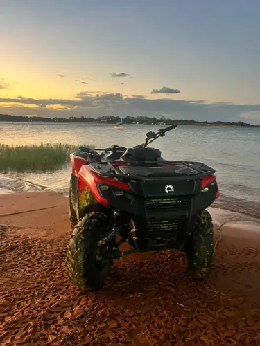 QUADRICICLO CAN-AM OUTLANDER 