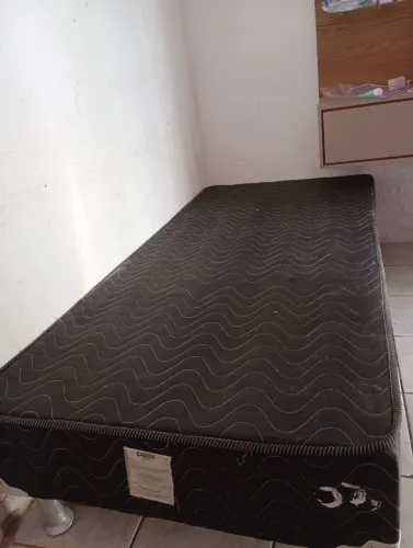 Base de cama box solteiro seminovo