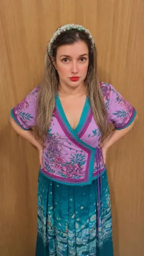 Blusa envelope transpassada com tecido á  base de algodão P da colcci 