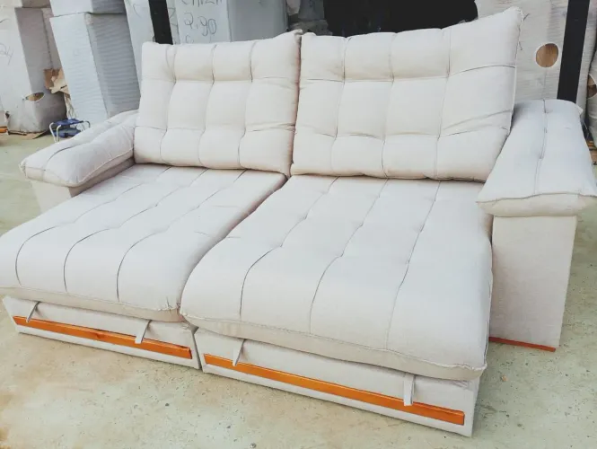 Sofá Retrátil 2.50cm de luxo linho beje..