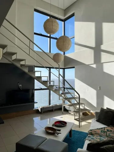 Apartamento na Ponta D'Areia, Vista Mar, 2 Suítes, Mobiliado, Projetado, Climatizado 