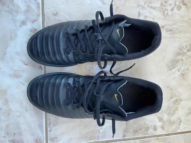 Chuteira Nike Profissional n40 QUE MARCOU MINHA INFÂNCIA 