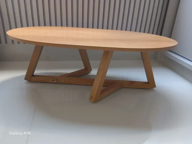 Mesa de centro em madeira NOVA