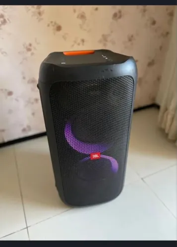 Caixa JBL Partybox 100 em excelente estado