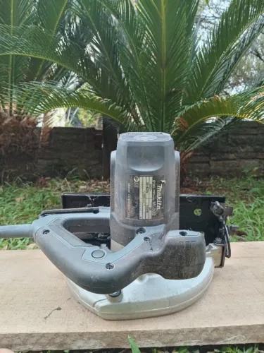 SERRA CIRCULAR MAKITA 7.1/4" 1050W M5802