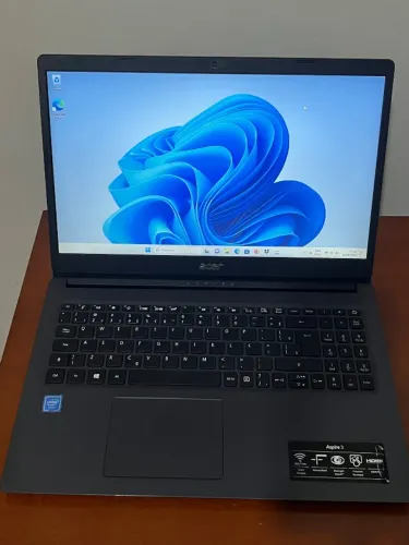 Notebook Acer semi-novo! 