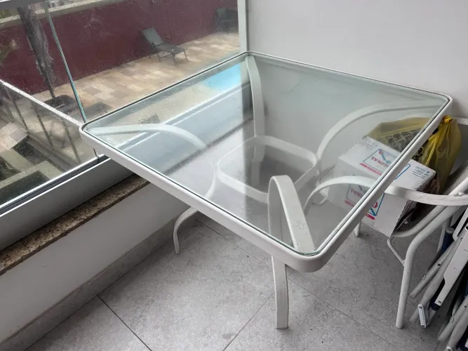 Mesa Area Externa Estrutura de Alumínio Tampo de Vidro 103cmx103cm