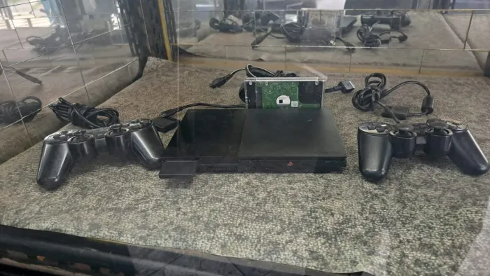 Ps2 com 2 controles 2 memory card hd 500