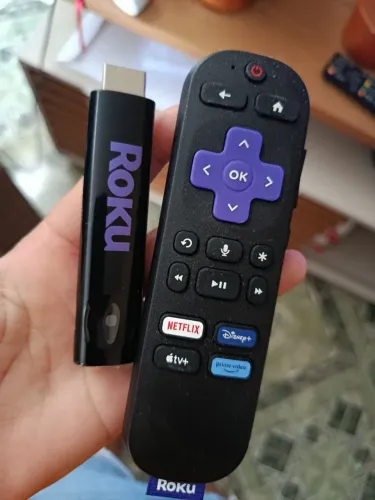 Vendo TV digital 32 polegadas com adaptador TV box junto