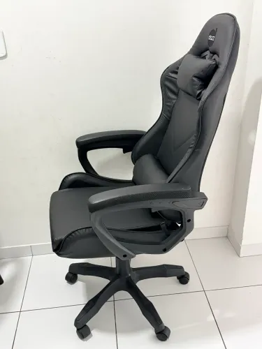 Caderia Gamer semi nova