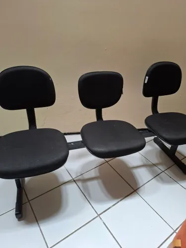 Cadeiras longarinas de 3
