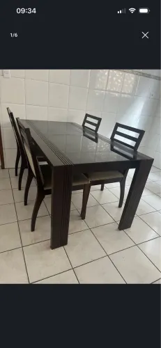 Mesa de jantar com 4 cadeiras