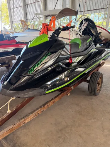Vendo Yamaha 1800 GP Estado de zero
